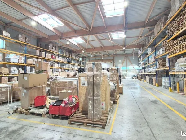 Local d'activité 1 102 m²