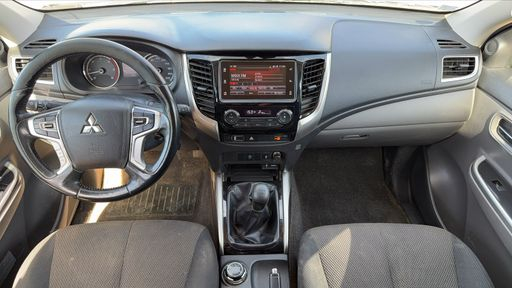 Mitsubishi L200 2.4 DI-D 181 4WD - Intense Connect – 2018 – 165157 km – Diesel – Boîte Manuelle — photo 32