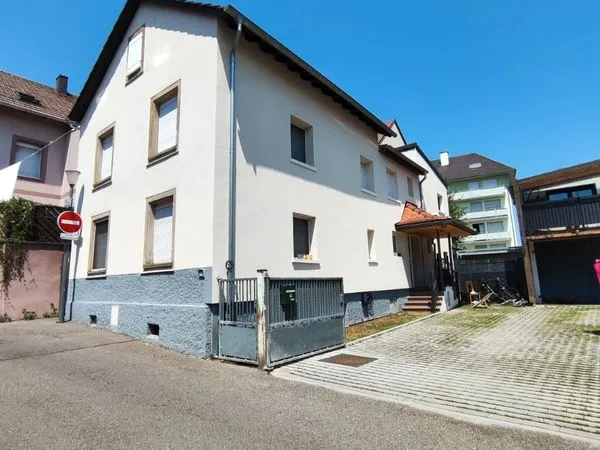 ​🏠 Grande maison de caractère avec jardin, piscine et parkings - Bischheim Centre ​Description