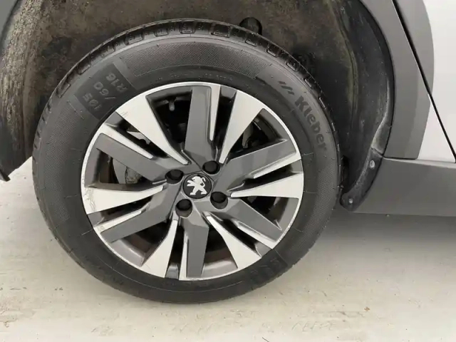 Peugeot 2008 1.2 puretech 110ch s&amp;s eat6 — photo 19