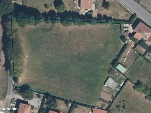Terrain bâtissable de 7000 m2