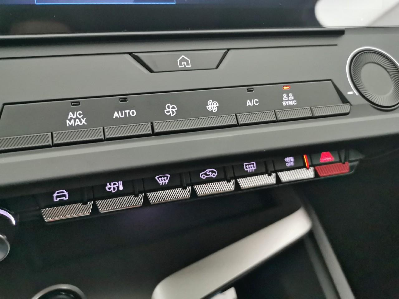 Peugeot 308 sw hybrid 145 e-dcs6 style — photo 24