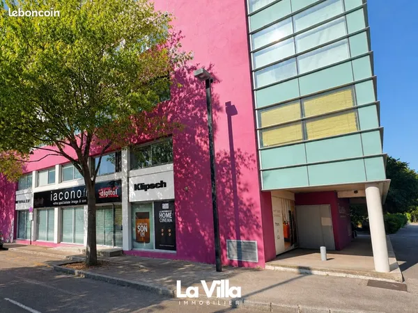 Local commercial 660 m² Nîmes