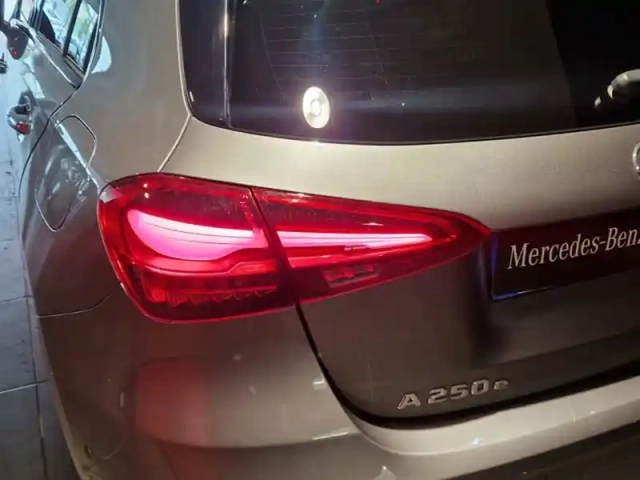 Mercedes Classe A 250 e hybrid eq amg line — photo 44