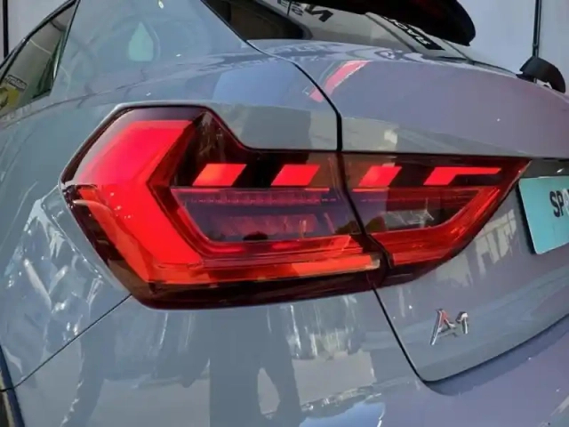 Audi A1 allstreet 30 tfsi 110ch advanced s tronic 7 — photo 7