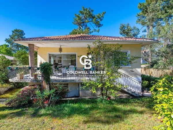 Maison 7 pièces 202 m²