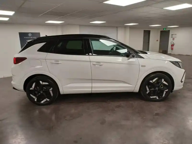 Opel Grandland hybrid 300 ch awd bva8 — photo 42