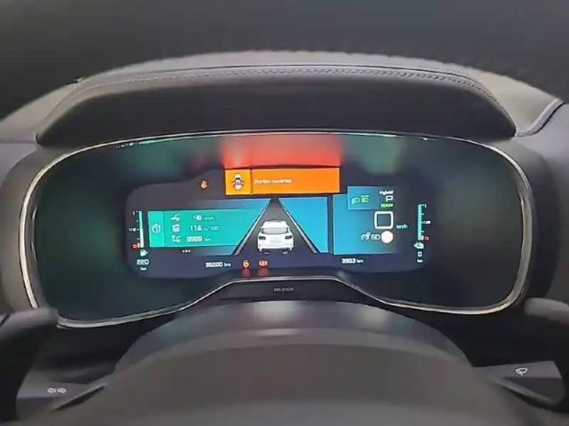 Citroën C5 Aircross hybride rechargeable 225 e-eat8 — photo 30