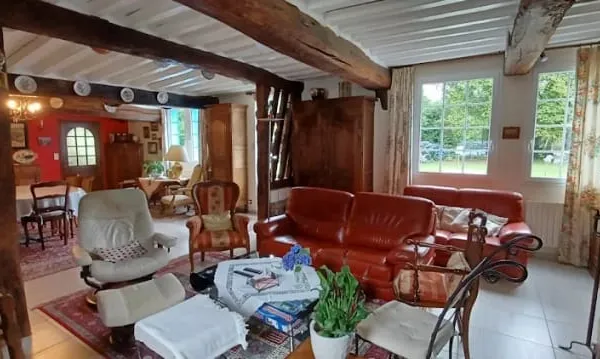 Maison 7 pièces 242 m²