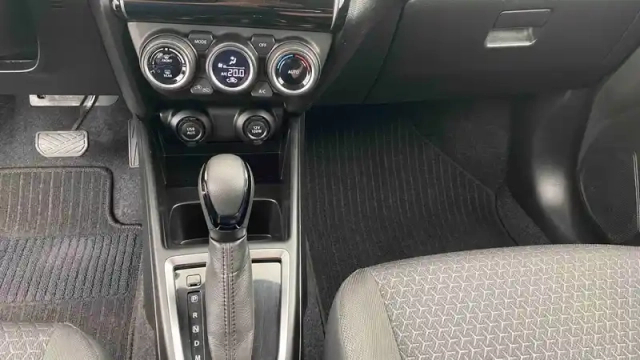 Suzuki Swift 1.2 dualjet hybrid auto (cvt) — photo 18