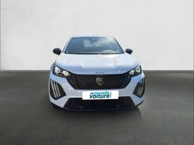 Peugeot 2008 hybrid 145 e-dcs6 — photo 1
