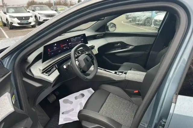 Peugeot 5008 hybrid 145 ch e-dcs6 — photo 16