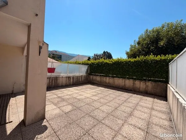Charmant T3 en rez-de-terrasse avec grande terrasse et garage - PONTCHARRA