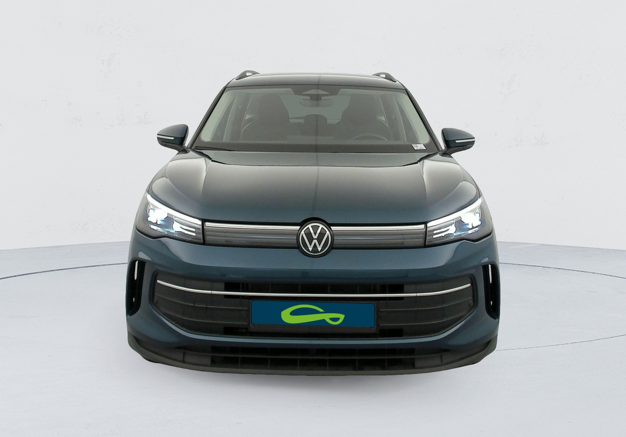 Volkswagen Tiguan — photo 8