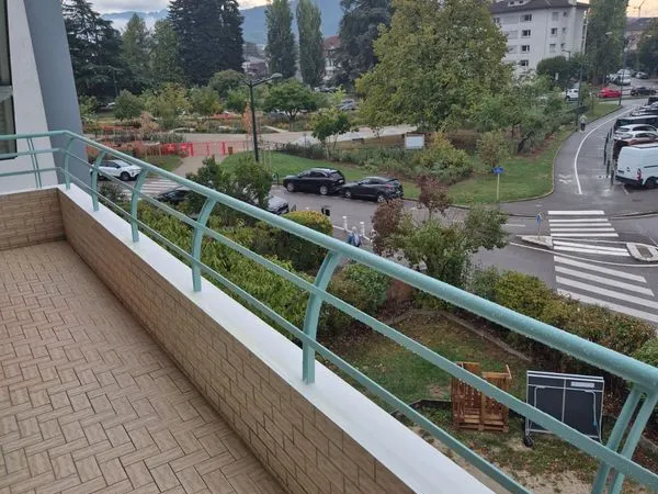 Rare à Annecy: Belle appartement T4 traversant de 94 m2 - Jardin, balcon et garage