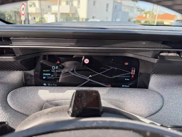 Citroën C5 Aircross hybride rechargeable 195 e-eat7 — photo 56