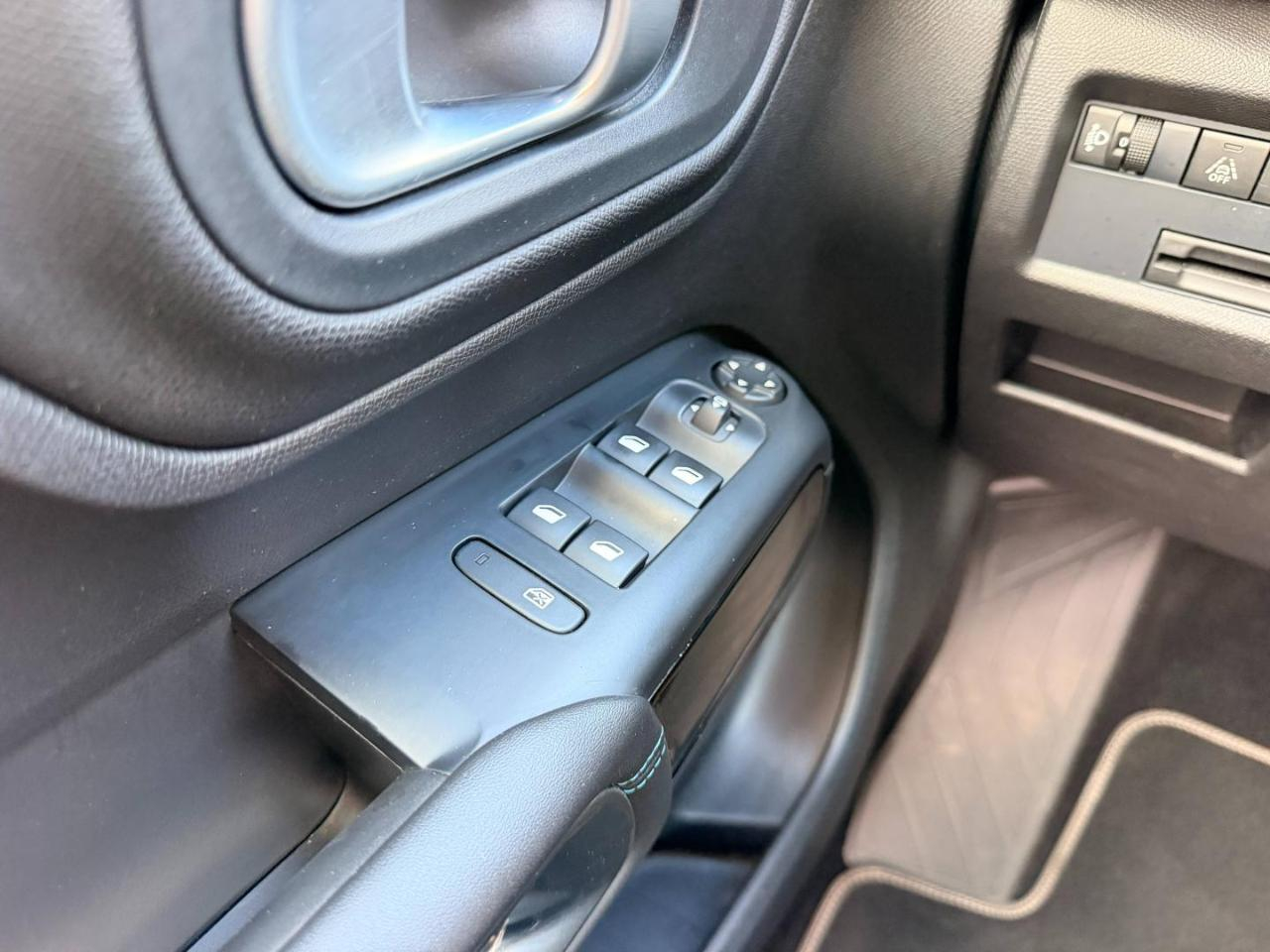 Citroën C5 Aircross puretech 130ch s&s shine eat8 — photo 21