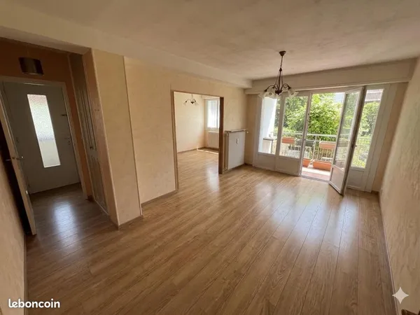 Charmant appartement à Montmuzard