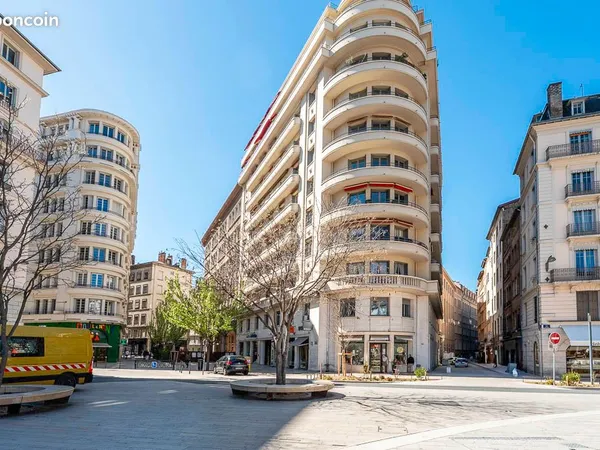 T3 place des Jacobins