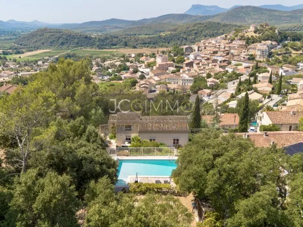 Maison 7 pièces 221 m²