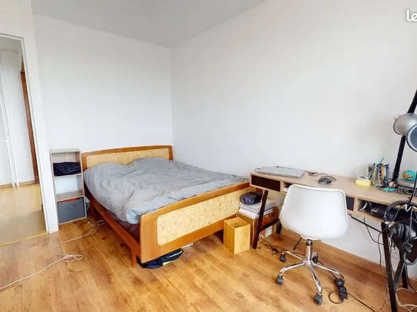 Chambre 5 pièces 105 m²