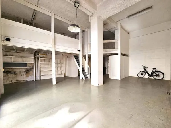 Local 3 pièces 104 m²
