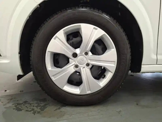 Dacia Sandero sce 65 — photo 18