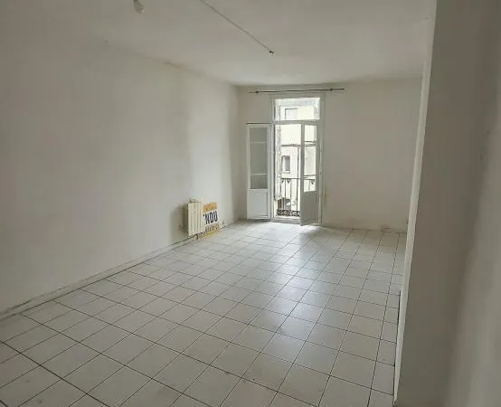A vendre 2 pièces quartier des Halles Laissac