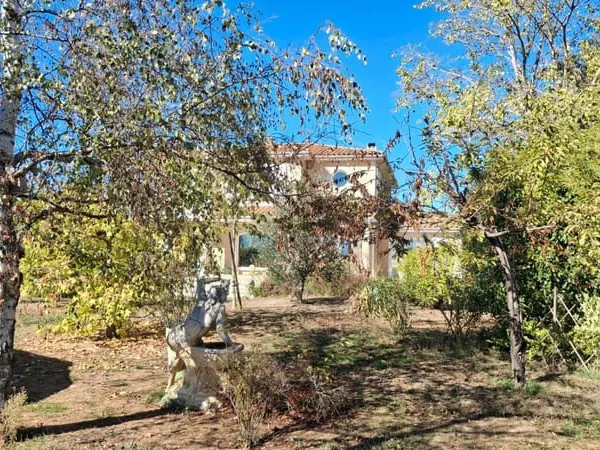 Charmante demeure familiale avec piscine, jardin et beaux volumes