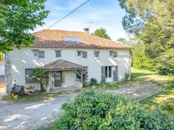 Maison 1 pièce 220 m²