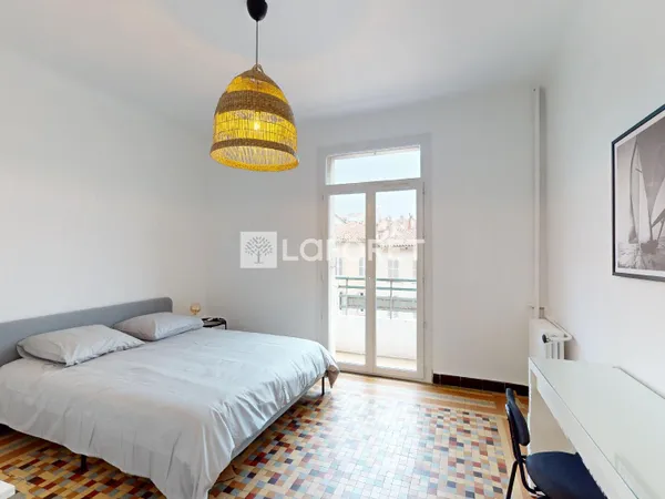 Chambre de service 1 pièce 15 m²