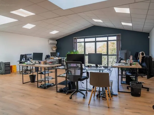 Bureaux 230 m²