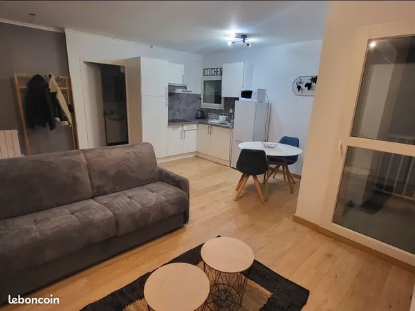 Studio meublé 31 m² avec parking privé et loggia - Douvaine, proche Genève