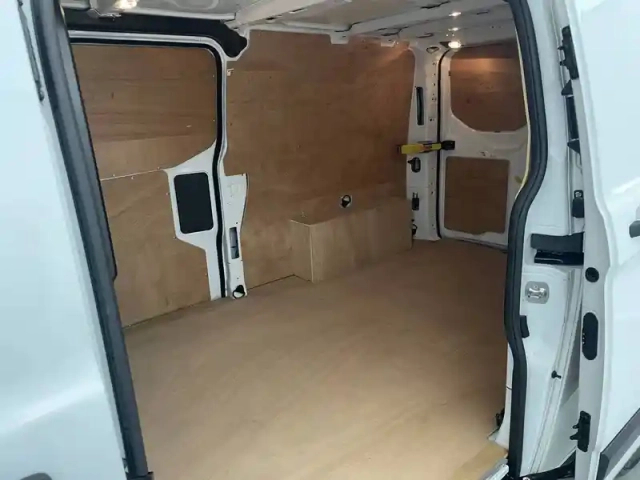 Ford Transit custom fourgon 300 l2h1 2.0 ecoblue 170 bva — photo 15