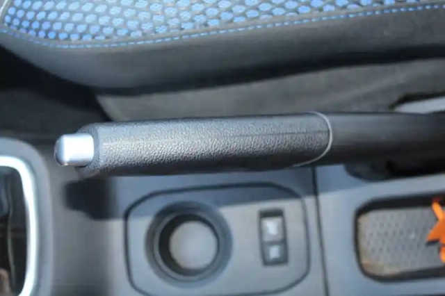 Dacia Duster blue dci 115 4x2 — photo 32