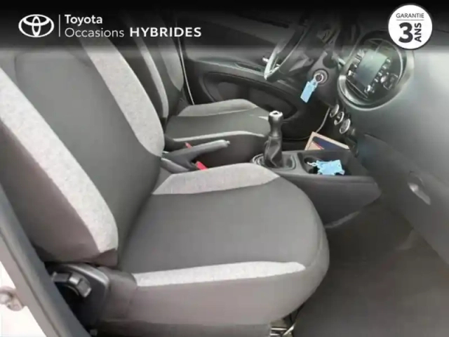 Toyota Aygo X 1.0 vvt-i 72ch dynamic my23 — photo 30