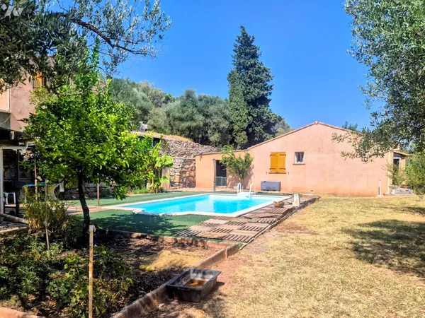 Maison 8 pièces 170 m²