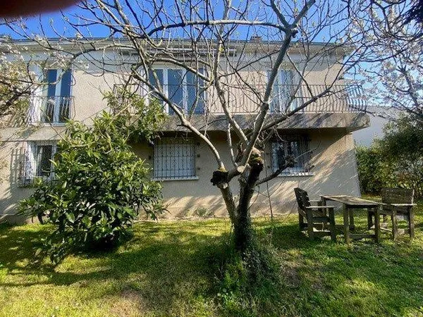 Maison 10 pièces 187 m²