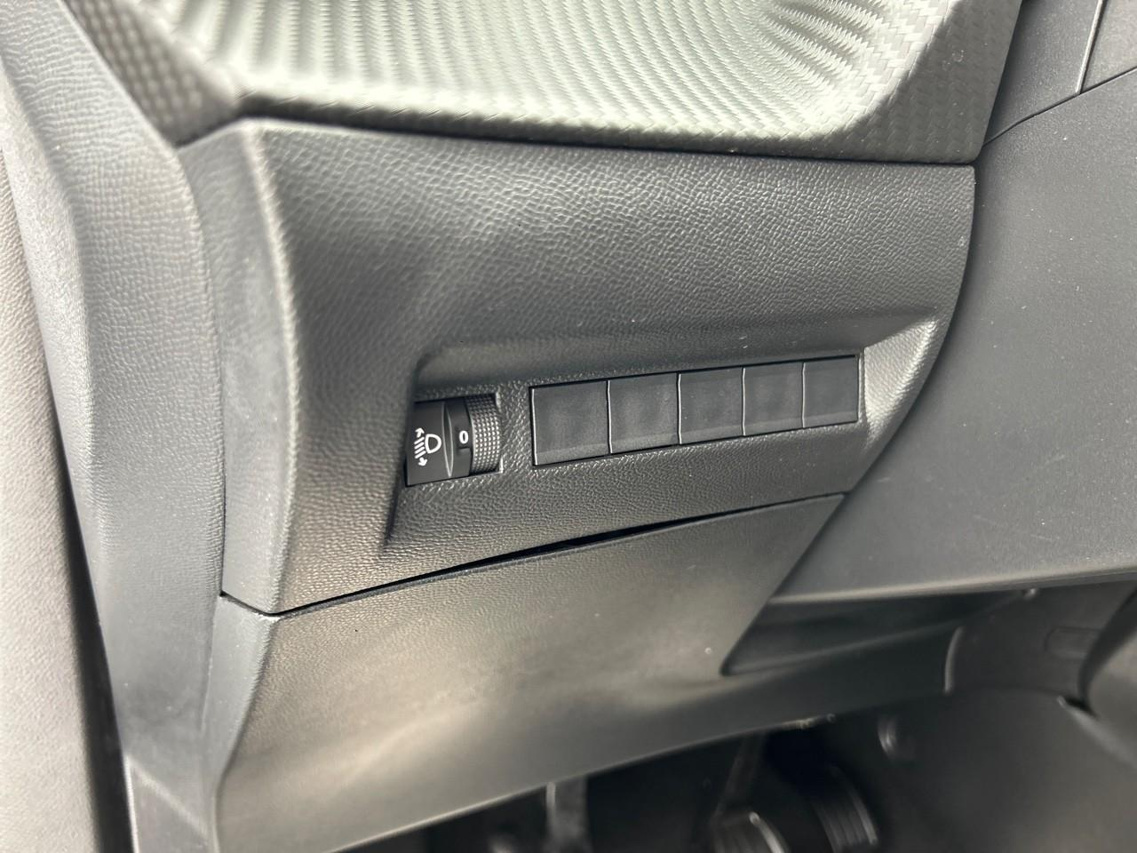 Peugeot 2008 100 s&s bvm6 style — photo 21