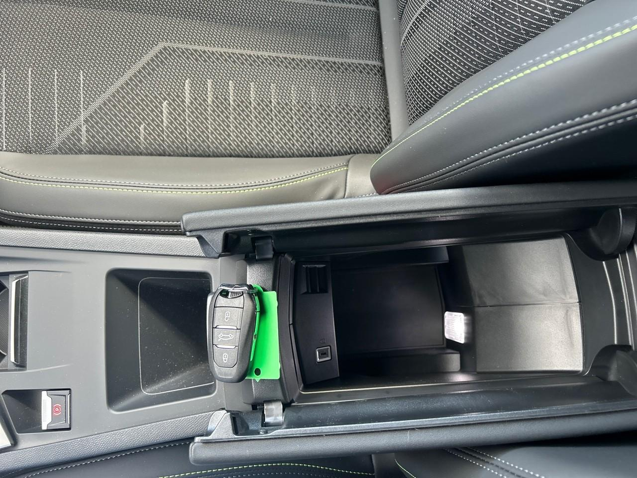 Peugeot 408 hybrid 145ch gt e-dcs6 — photo 18