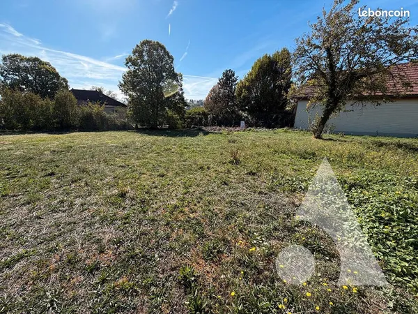 Terrain 822 m² DOLE