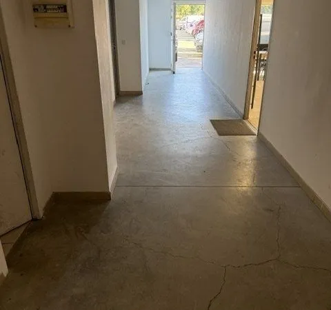 Bureau 80 m²