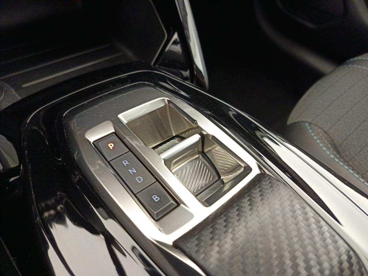 Peugeot 208 electrique 50 kwh 136ch allure — photo 29