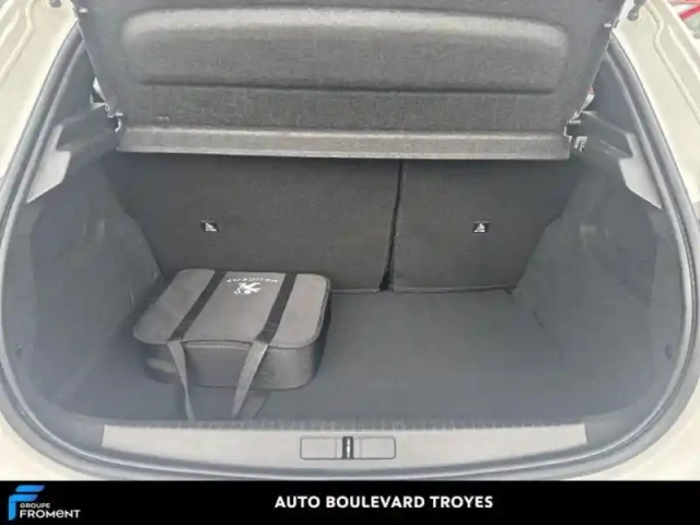 Peugeot 208 e- 136ch active — photo 6