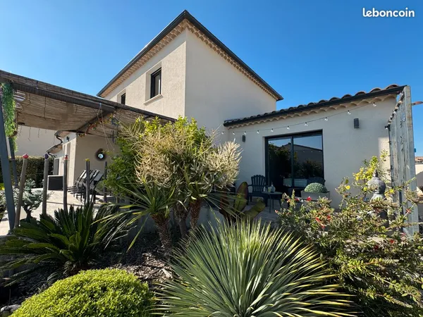 Villa contemporaine : 4 chambres dont suite parentale en RDC, jardin et garage