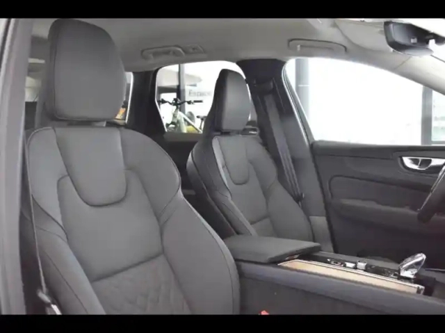 Volvo Xc60 t6 hybride rechargeable 253 + 145ch plus style dark geartronic 8 awd — photo 8