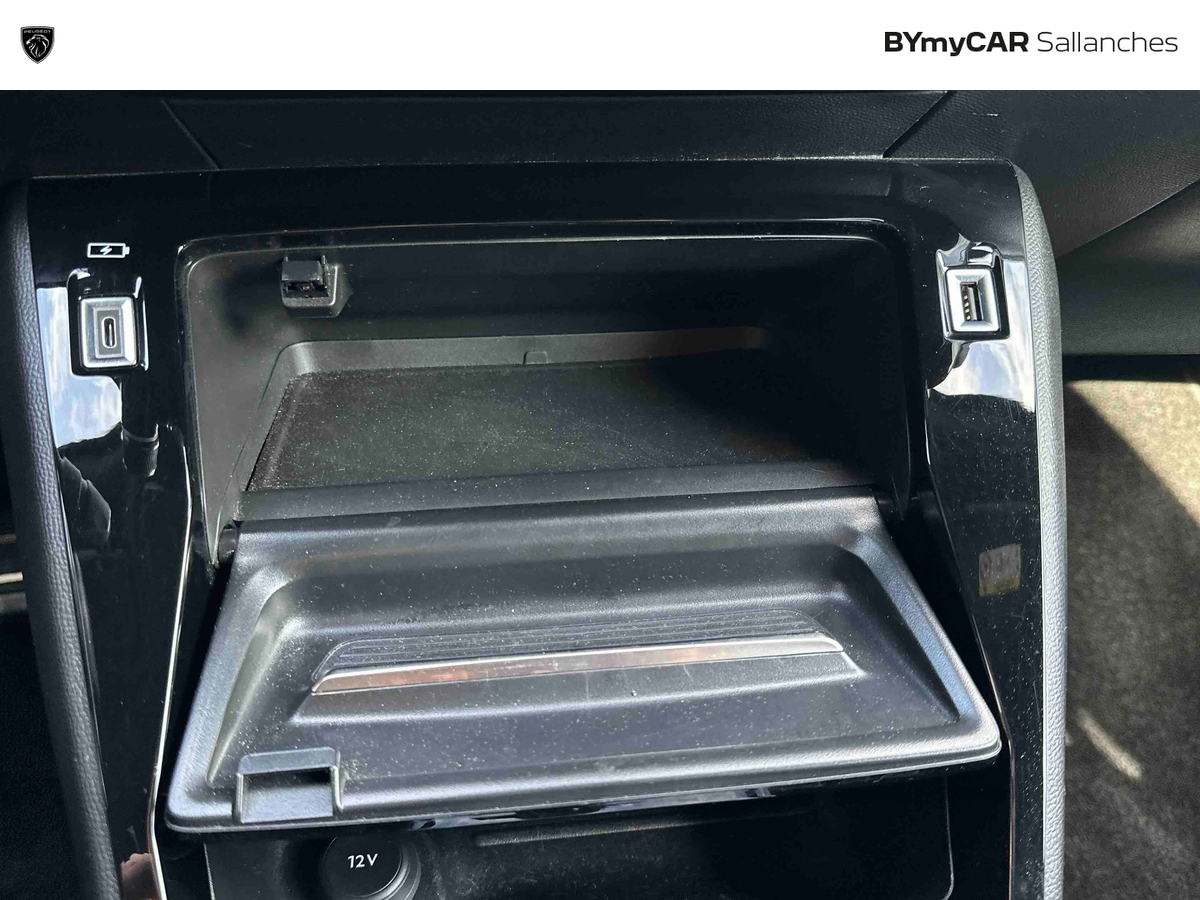 Peugeot 2008 PureTech 130 S&amp;S EAT8 — photo 23