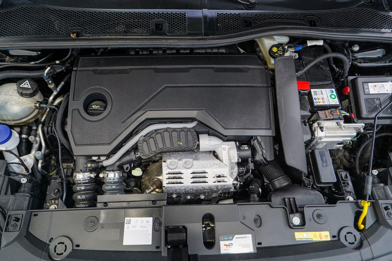 Peugeot 208 — photo 33