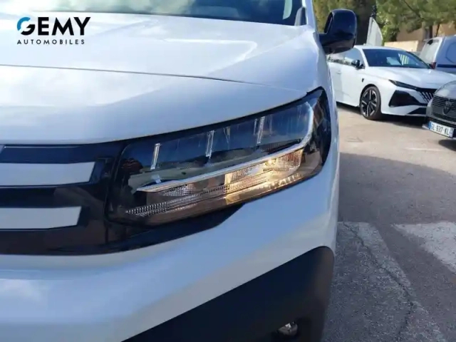 Peugeot Partner fourgon m 600 kg essence 110 s&amp;s bvm6 — photo 16