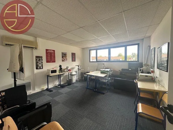 Bureau et espace de travail Location Balma 100m² 1041€